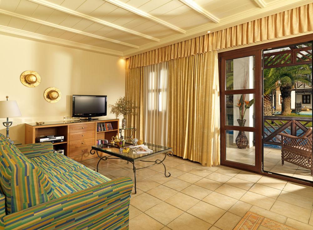 Mitsis Royal Mare Hotel Hersonissos  Exterior foto
